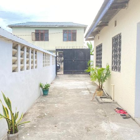 The Nest Haven Hostel Dar es Salaam Buitenkant foto