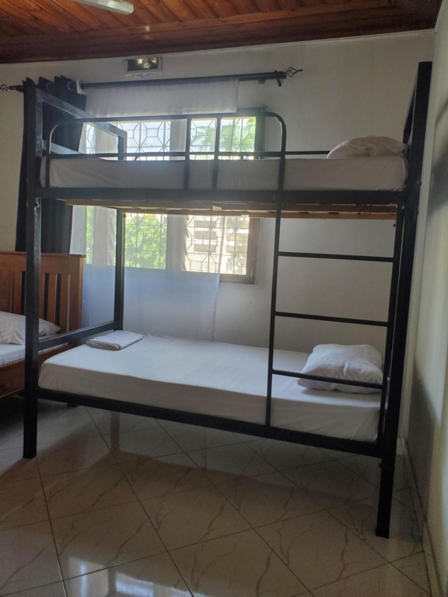The Nest Haven Hostel Dar es Salaam Buitenkant foto