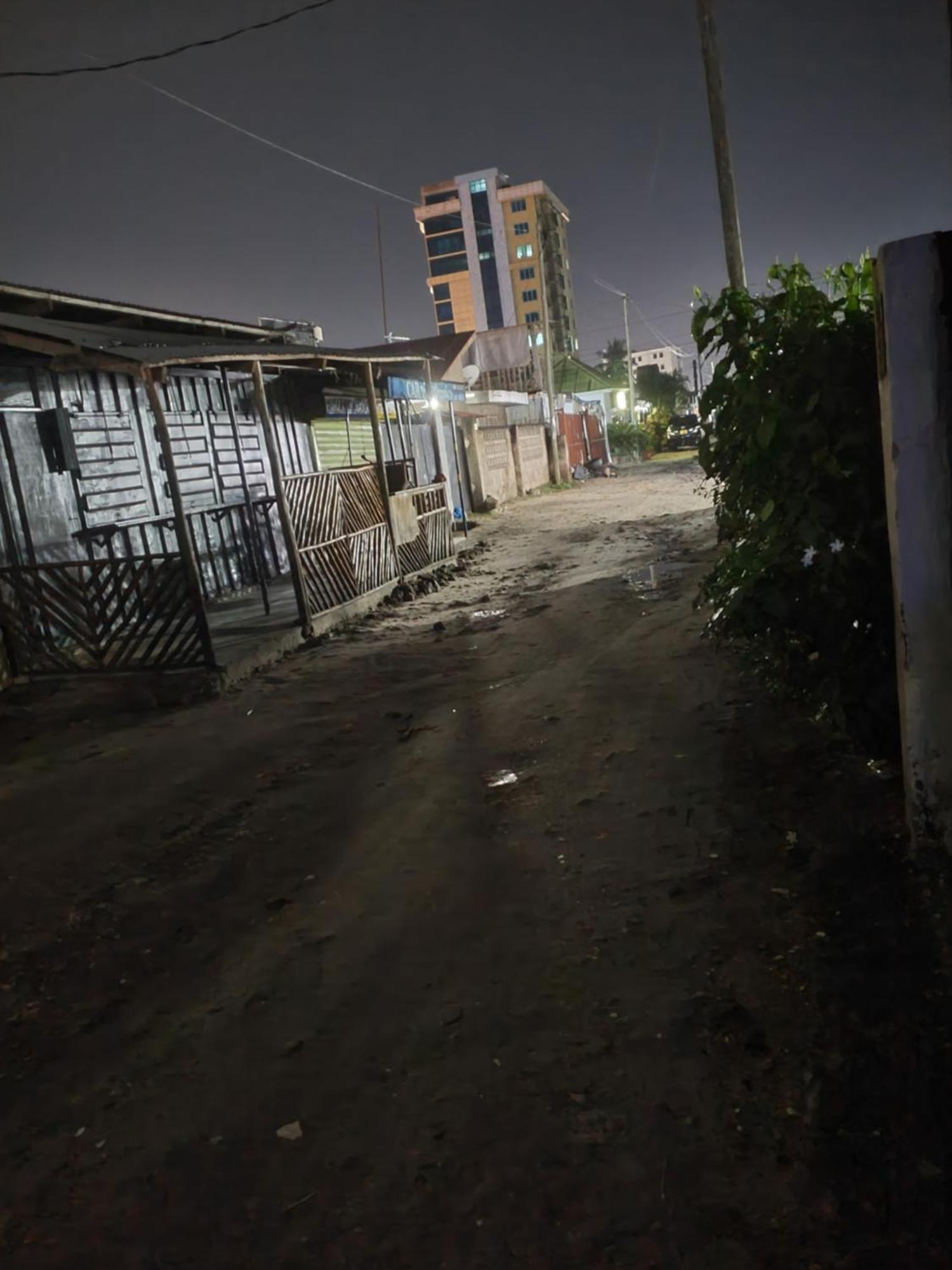 The Nest Haven Hostel Dar es Salaam Buitenkant foto